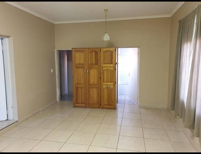 FARM FOR SALE IN HONINGNESKRANS AH